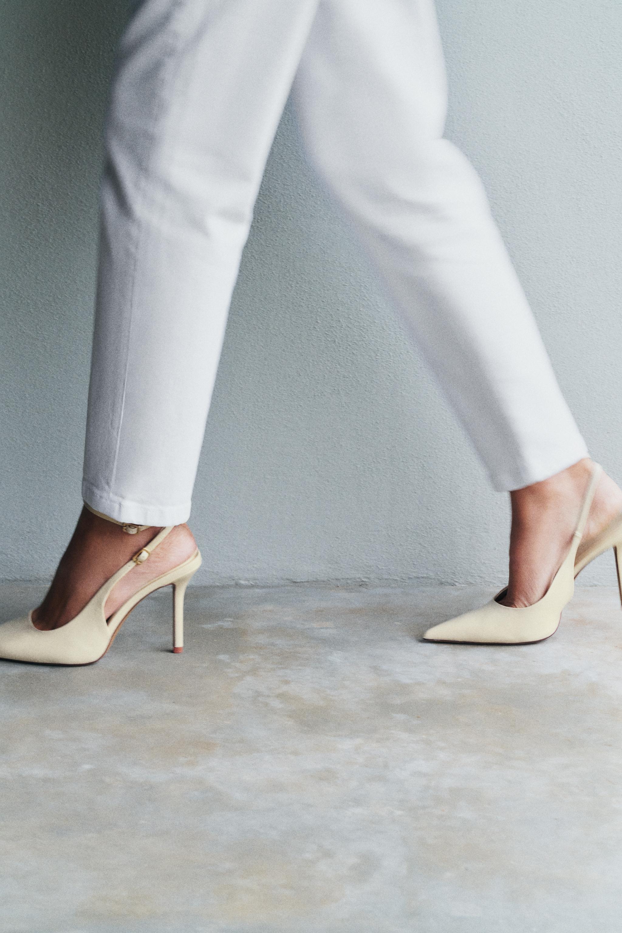 BUCKLED SLINGBACK HEELS